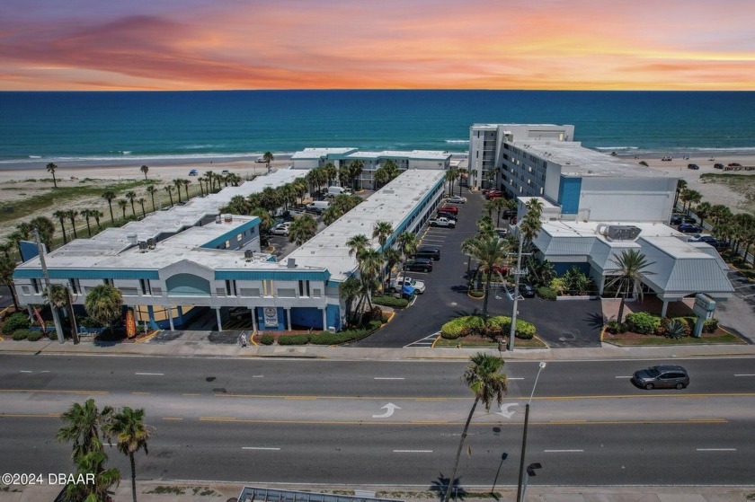 DIRECT OCEANFRONT TURNKEY UNIT with private balcony and stunning - Beach Condo for sale in Daytona Beach, Florida on Beachhouse.com