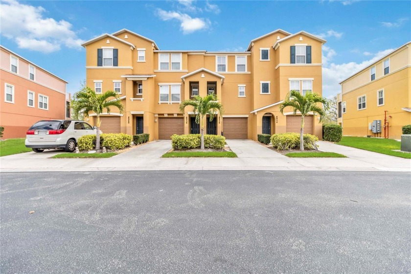 Welcome to Willowbrook Townhomes, where luxury living meets the - Beach Condo for sale in Lakewood Ranch, Florida on Beachhouse.com