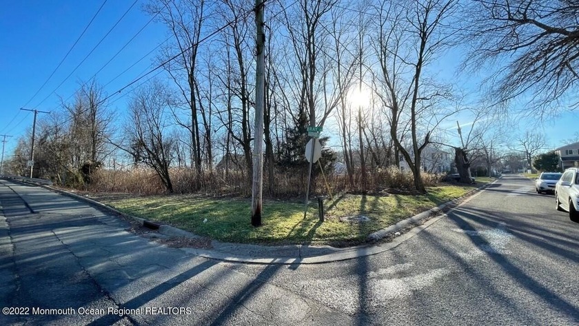 Vacant lot in a super convenient area...near commuting...the - Beach Lot for sale in North Middletown, New Jersey on Beachhouse.com