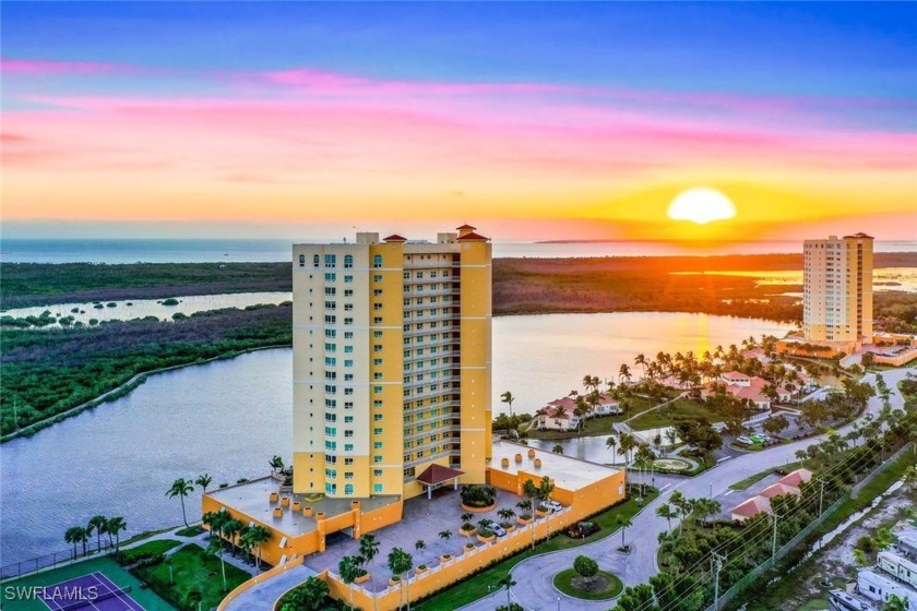 Welcome to this exquisite Mastique Condo overlooking miles of - Beach Condo for sale in Fort Myers, Florida on Beachhouse.com