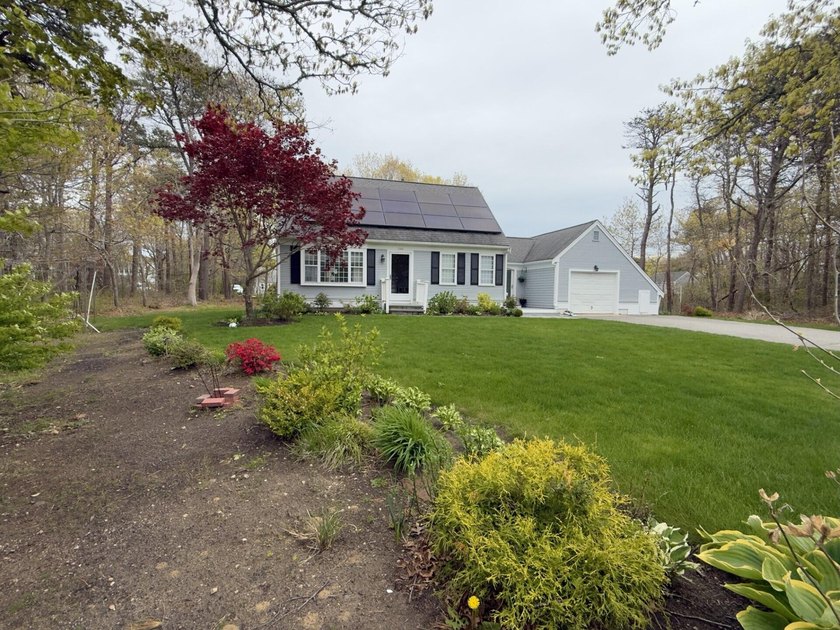 Welcome home to the perfect family spot! This 3 bedroom, 2 bath - Beach Home for sale in Hyannis, Massachusetts on Beachhouse.com