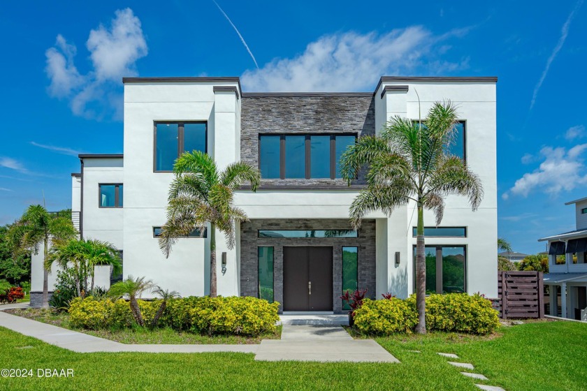 Welcome home! This stunning, meticulously maintained 5-bedroom - Beach Home for sale in Ponce Inlet, Florida on Beachhouse.com