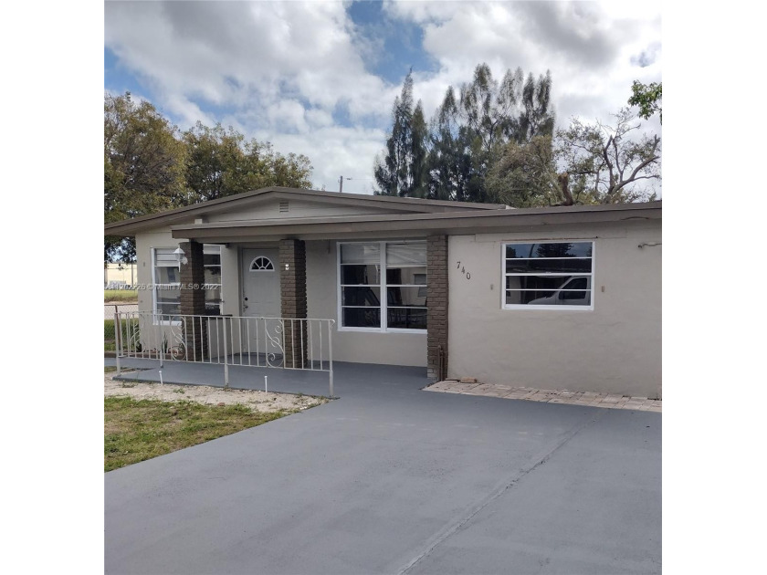 Great investment income property plus big lot to expand in hot - Beach Home for sale in Pompano  Beach, Florida on Beachhouse.com