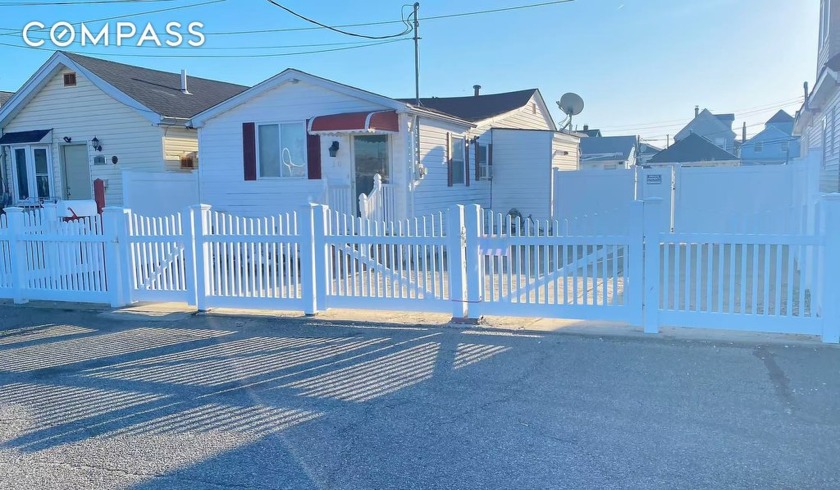 This is a package sale with 10 Church Street, a charming - Beach Lot for sale in Queens, New York on Beachhouse.com