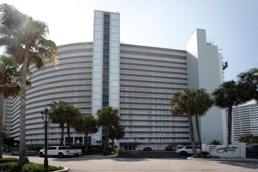 MAKE AN OFFER.REDUCED!!! Come enjoy all that the iconic - Beach Condo for sale in Fort Lauderdale, Florida on Beachhouse.com