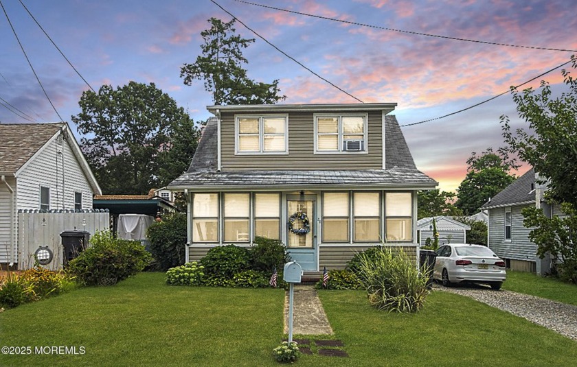 Welcome to this Beautifully Renovated and Cozy Two Bedroom - Beach Home for sale in Toms River, New Jersey on Beachhouse.com