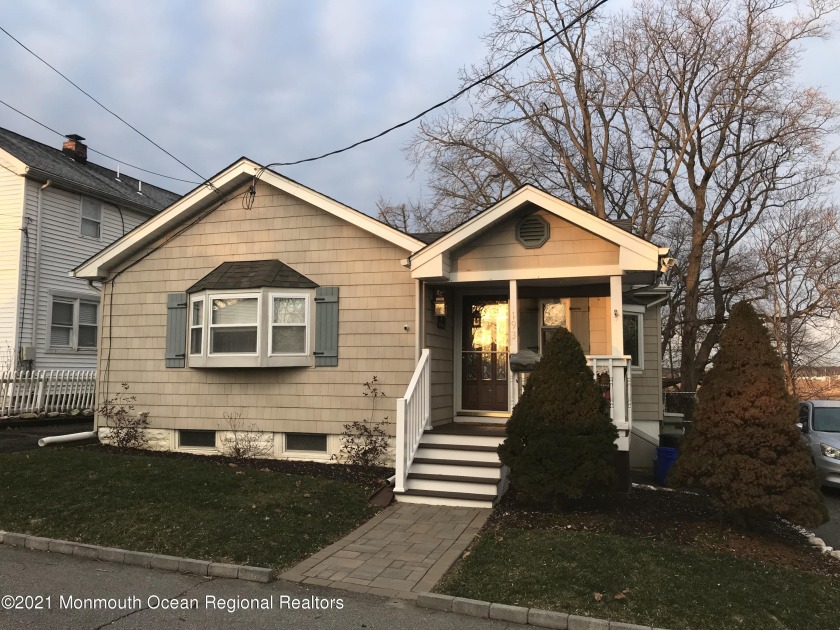 Come and see this gorgeous cozy ranch located at the end of a - Beach Home for sale in South Amboy, New Jersey on Beachhouse.com