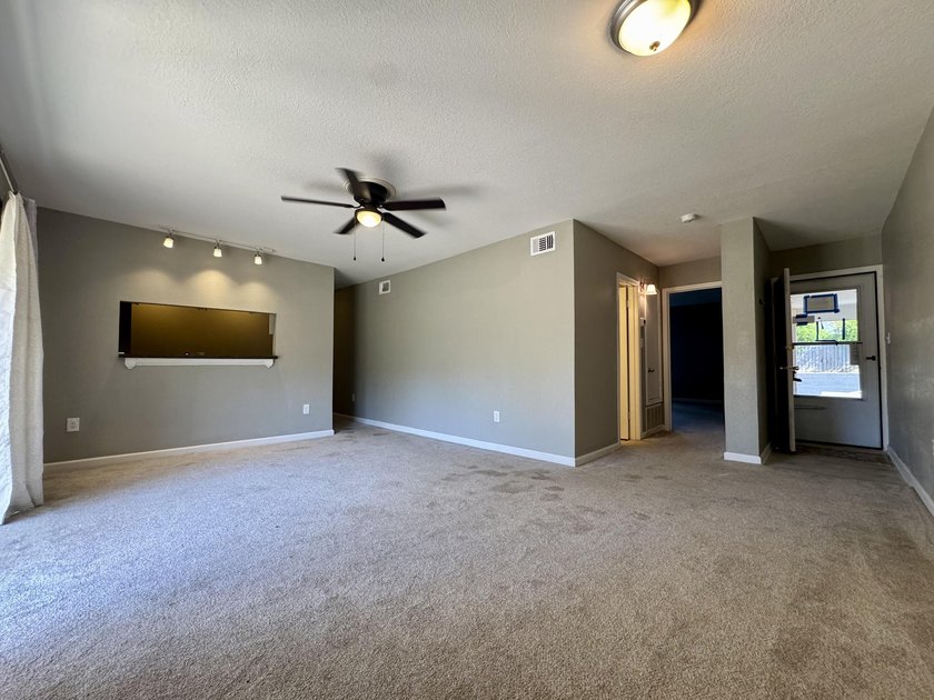 Welcome to this updated first-floor condo offering comfort - Beach Condo for sale in Fort Walton Beach, Florida on Beachhouse.com