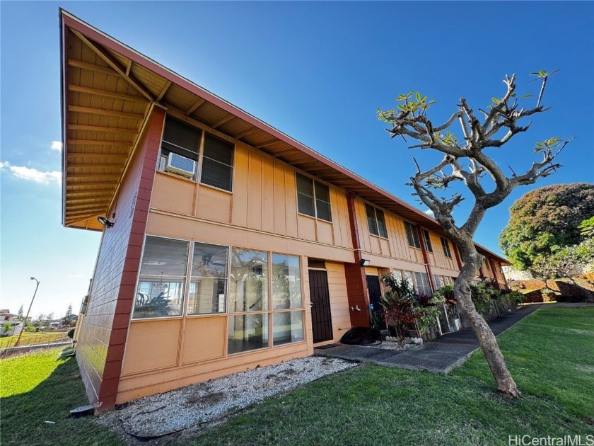 Welcome home to this serene and quaint 3-bedroom, 1bath townhome - Beach Condo for sale in Pearl City, Hawaii on Beachhouse.com