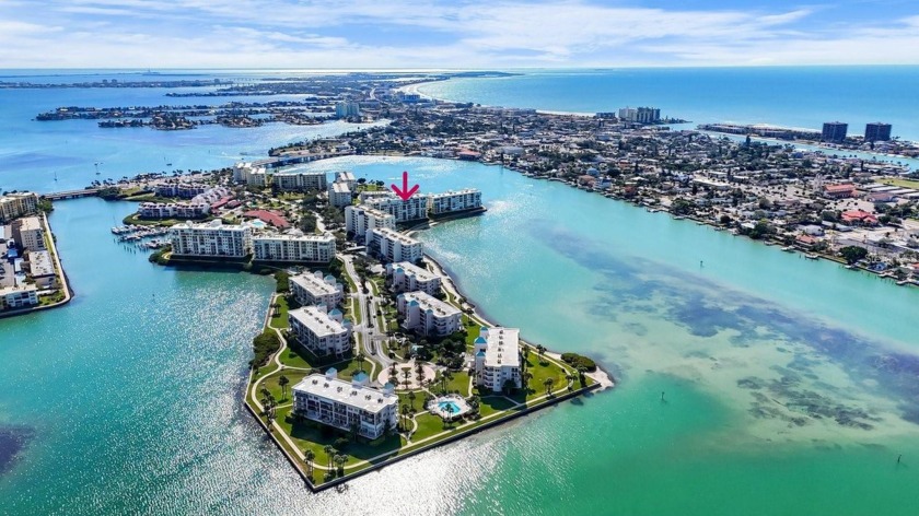 WELCOME TO HARBOURSIDE!! RARE LARGE PENTHOUSE UNIT with - Beach Condo for sale in South Pasadena, Florida on Beachhouse.com