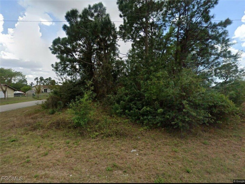 This corner parcel presents a fantastic opportunity to build - Beach Lot for sale in Lehigh Acres, Florida on Beachhouse.com