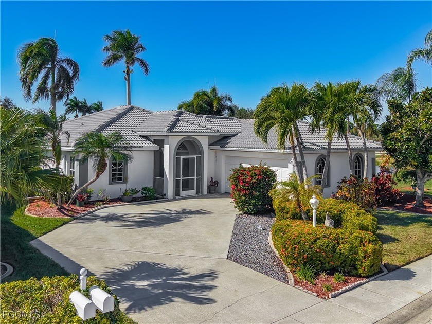 Imagine your favorite neighborhood bar just steps from your - Beach Home for sale in North Fort Myers, Florida on Beachhouse.com