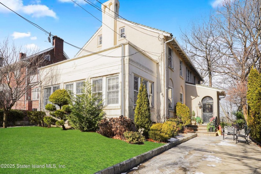 Discover the perfect blend of elegance, space, and versatility - Beach Home for sale in Staten Island, New York on Beachhouse.com