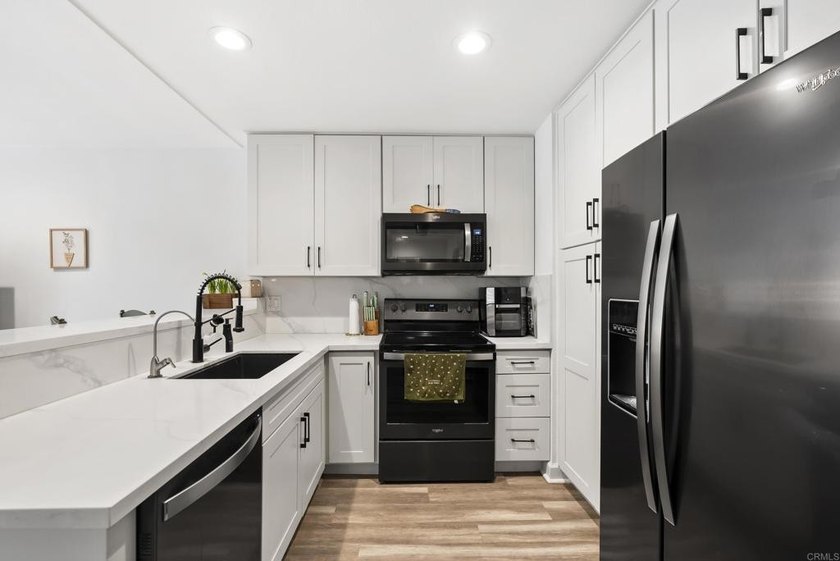 VA ASSUMABLE LOAN @ 5.625%. Opportunity knocks in the heart of - Beach Condo for sale in San Diego, California on Beachhouse.com