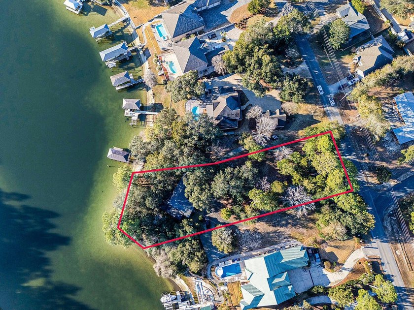2 Adjoining Lots, 1.3 acres, 230 waterfront feet on a peninsula! - Beach Lot for sale in Shalimar, Florida on Beachhouse.com