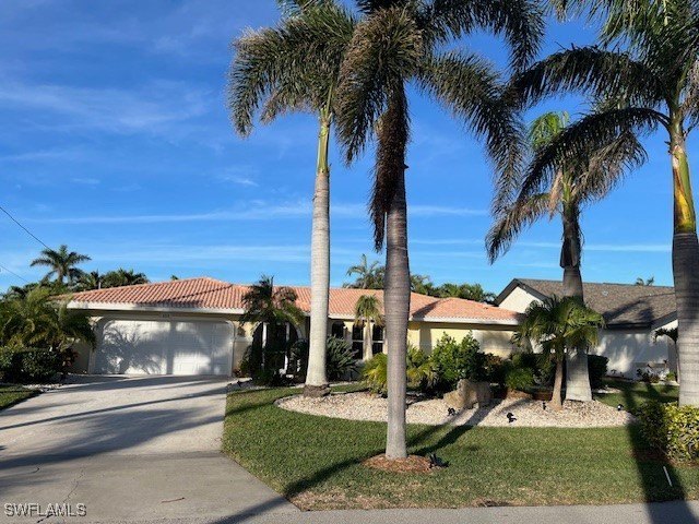 Welcome to your boater's paradise in SW Florida.  Desirable Unit - Beach Home for sale in Cape Coral, Florida on Beachhouse.com