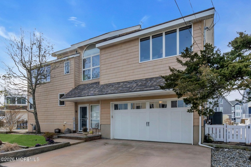 WILL NOT LAST! Seconds from open bay, boater's dream location! - Beach Home for sale in Forked River, New Jersey on Beachhouse.com