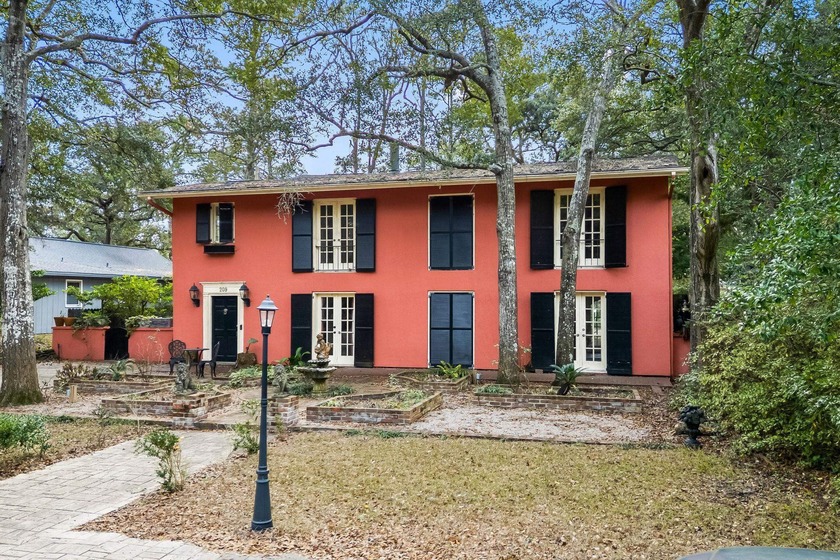 This property is in a prime location just steps from the beach! - Beach Home for sale in Myrtle Beach, South Carolina on Beachhouse.com