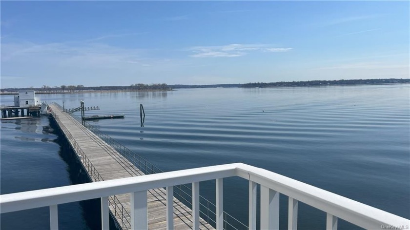 Spectacular Tranquil Waterfront Condo with Million-Dollar Views - Beach Condo for sale in Bronx, New York on Beachhouse.com