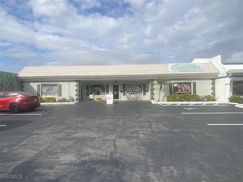 3,634 two unit building in good condition located in CRA - Beach Office for sale in Cape Coral, Florida on Beachhouse.com