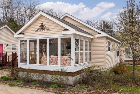 Your seaside getaway awaits at this adorable coastal cottage at - Beach Condo for sale in Wells, Maine on Beachhouse.com