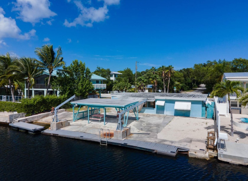 Take advantage of this opportunity to either fix up or build new - Beach Home for sale in Key Largo, Florida on Beachhouse.com