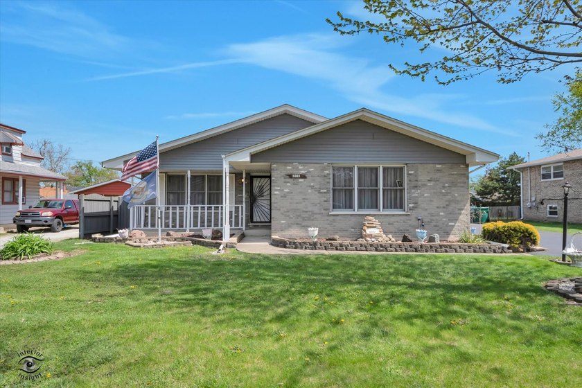 Burbank's finest, don't miss out, schedule your showing today! - Beach Home for sale in Burbank, Illinois on Beachhouse.com