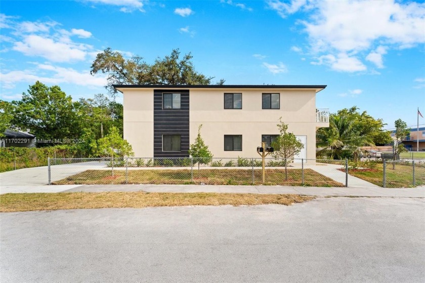 Beautiful NEW CONSTRUCTION duplex just north of Allapattah! - Beach Townhome/Townhouse for sale in Miami, Florida on Beachhouse.com