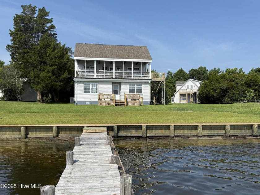 Soundfront home in Currituck County!  This waterfront home - Beach Home for sale in Aydlett, North Carolina on Beachhouse.com