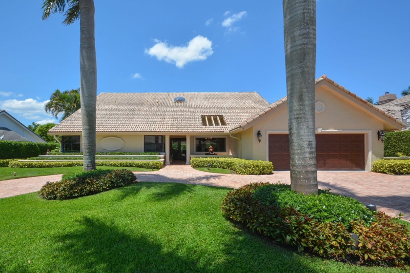 Beautifully updated throughout featuring 3 bedrooms, three baths - Beach Home for sale in Boca Raton, Florida on Beachhouse.com