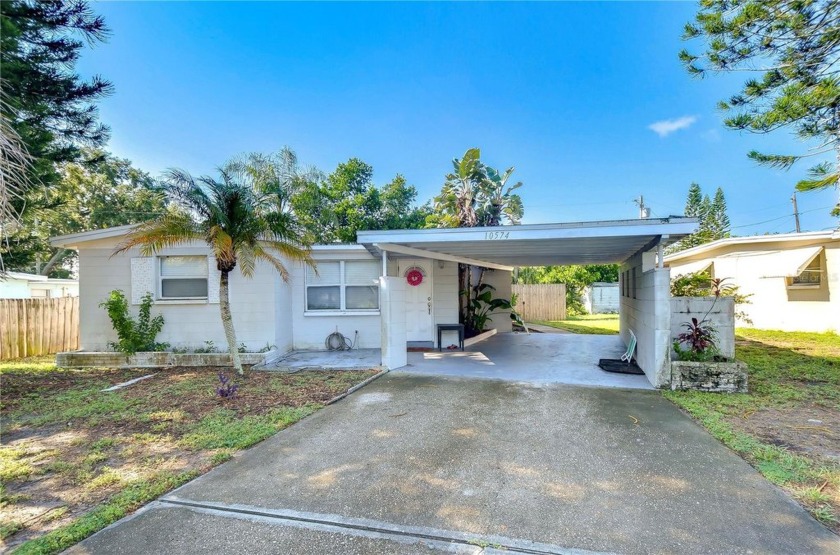 This super cute home is ready for its new owner! At the entrance - Beach Home for sale in Largo, Florida on Beachhouse.com