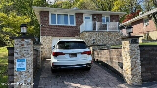 The house is sitting at the prestigious Grymes Hill on a big - Beach Home for sale in Staten Island, New York on Beachhouse.com
