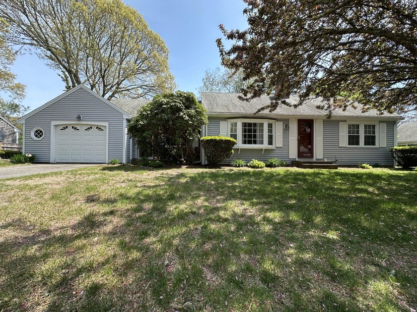 Wonderful cape ranch in real nice convenient neighborhood of - Beach Home for sale in West Yarmouth, Massachusetts on Beachhouse.com