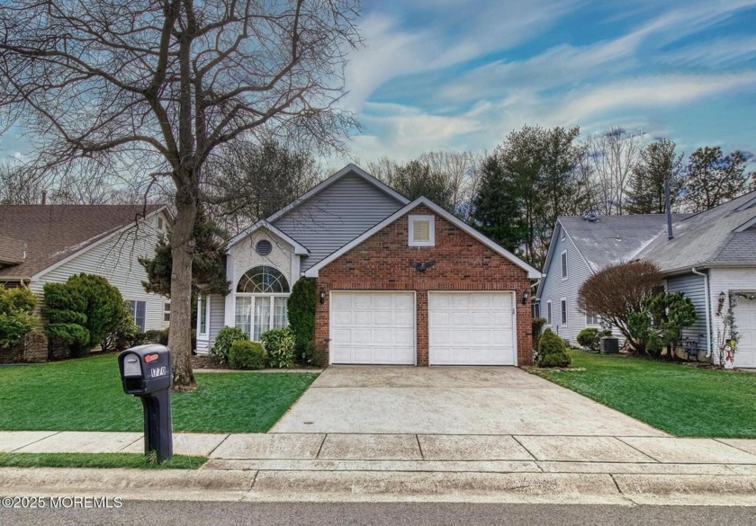 Golf Course Location! Welcome to this charming home in the - Beach Home for sale in Toms River, New Jersey on Beachhouse.com