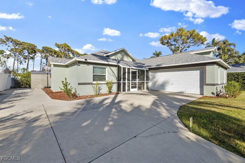 Priced below appraised value means instant equity!!!!This is - Beach Home for sale in Bonita Springs, Florida on Beachhouse.com