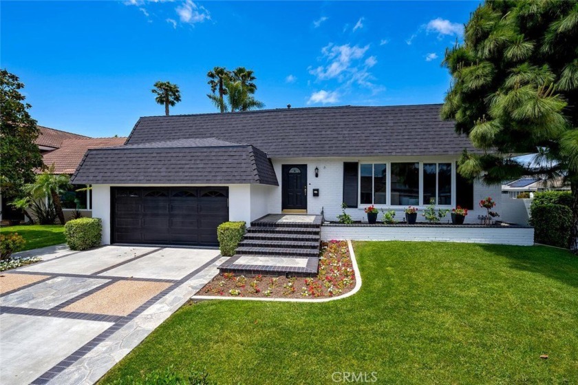 One of the best neighborhoods near the beach, homes in Meredith - Beach Home for sale in Huntington Beach, California on Beachhouse.com