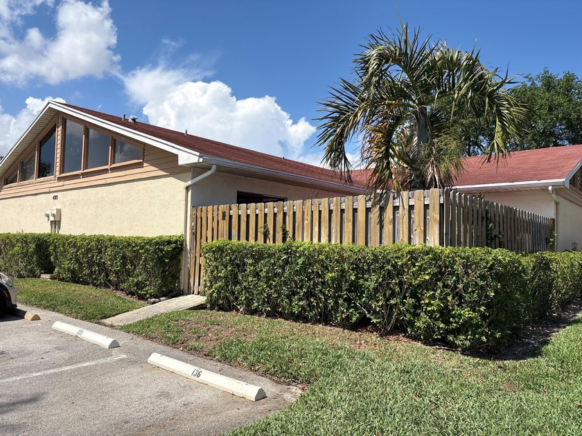 Beautifully renovated 2-bedroom, 2-bathroom villa offering - Beach Home for sale in West Palm Beach, Florida on Beachhouse.com