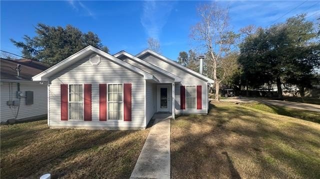 Situated on a partially fenced-in corner lot, this charming - Beach Home for sale in Slidell, Louisiana on Beachhouse.com