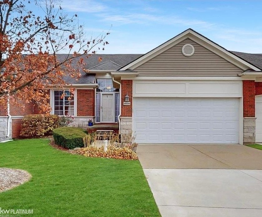 Waterfront in Shelby Twp! Comfortable condo living in the - Beach Condo for sale in Shelby, Michigan on Beachhouse.com