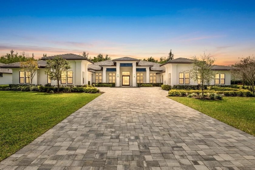 Newer transitional homestead, with casual, coastal vibes. Almost - Beach Home for sale in West Palm Beach, Florida on Beachhouse.com