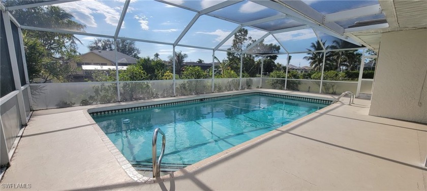 Cozy 3-bedroom, 2-bathroom POOL HOME with SOUTH exposure on a - Beach Home for sale in Cape Coral, Florida on Beachhouse.com