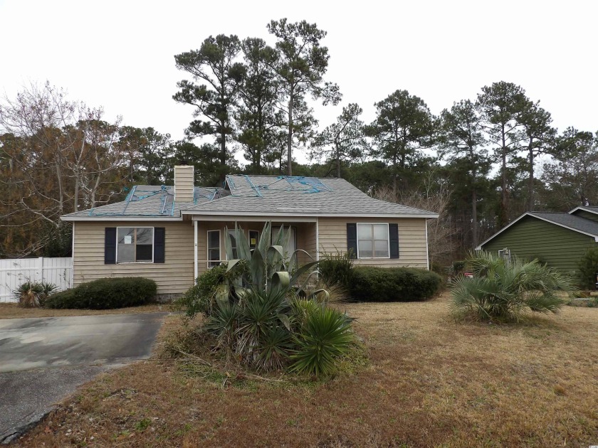 ***CASH ONLY*** 3 Bedroom, 2 Bathroom home on fenced corner lot - Beach Home for sale in Little River, South Carolina on Beachhouse.com
