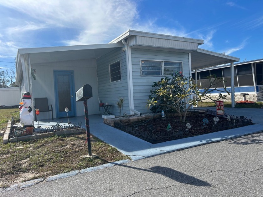 This is a 3 bedroom, 1 bathroom mobile home. It has open floor - Beach Home for sale in Palm Harbor, Florida on Beachhouse.com