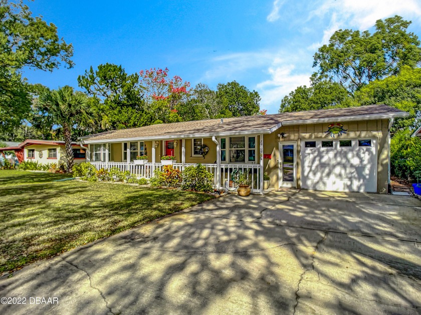 WOW -This is an opportunity of a lifetime! Great home with - Beach Home for sale in New Smyrna Beach, Florida on Beachhouse.com