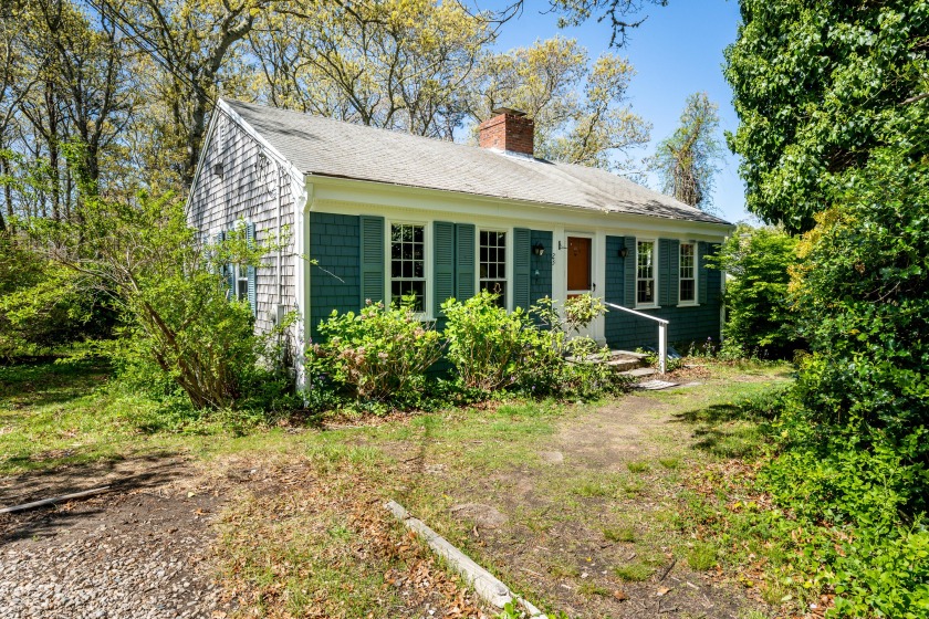 This cute two-bedroom, one-bath ranch has a nice open living - Beach Home for sale in Brewster, Massachusetts on Beachhouse.com