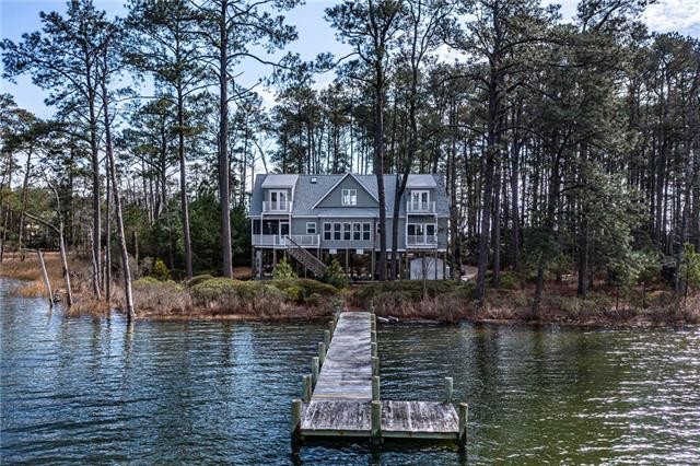 Feel the bayside breezes as you step into this charming - Beach Home for sale in White Stone, Virginia on Beachhouse.com