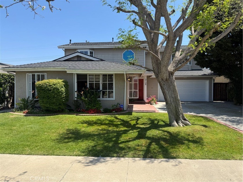 This lovely move in ready home sits on a quiet interior street - Beach Home for sale in Costa Mesa, California on Beachhouse.com