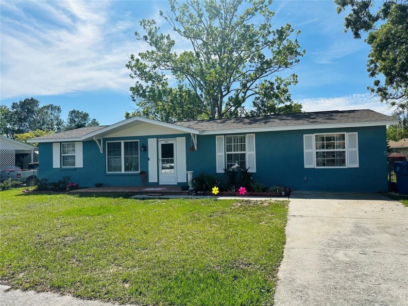 You can't miss seeing this beautiful 2 bedroom 2 bathroom and a - Beach Home for sale in Spring Hill, Florida on Beachhouse.com
