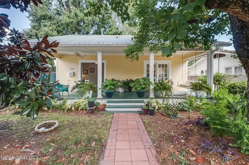 Step into this charming sunshine filled move-in ready 3 bedroom - Beach Home for sale in Gulfport, Mississippi on Beachhouse.com