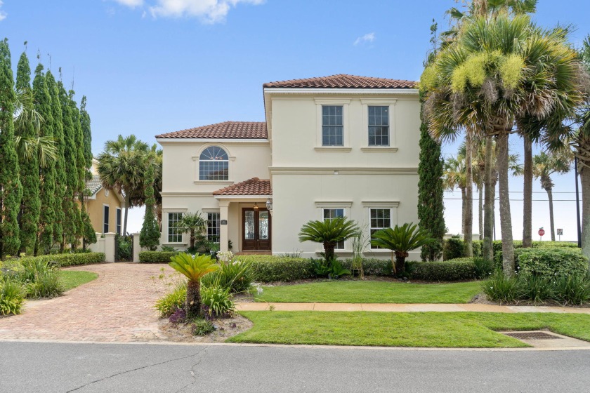 Don't Miss this one!!! Plenty of room & incredible Gulf & Beach - Beach Home for sale in Miramar Beach, Florida on Beachhouse.com